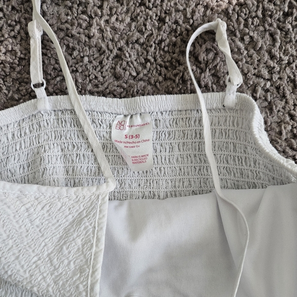 💗 White Eyelet Lace Top - Picture 3 of 3